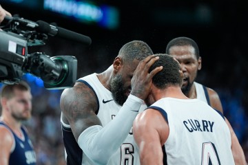 免费pg电子试玩游戏-科尔：詹姆斯比较爱发声&amp;库里是低调领袖 MVP们奥运决赛信赖库里