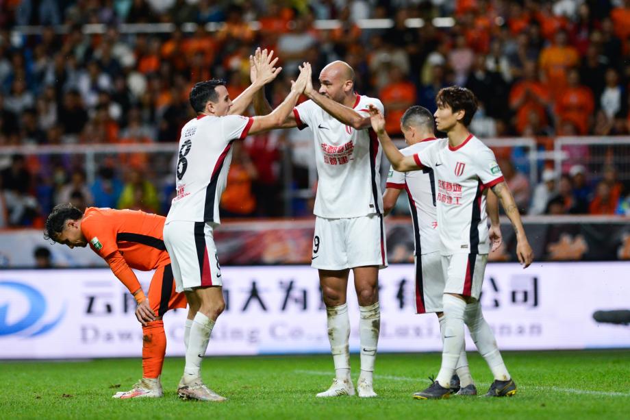 [图]费利佩双响周定洋破门 成都蓉城5-1云南玉昆